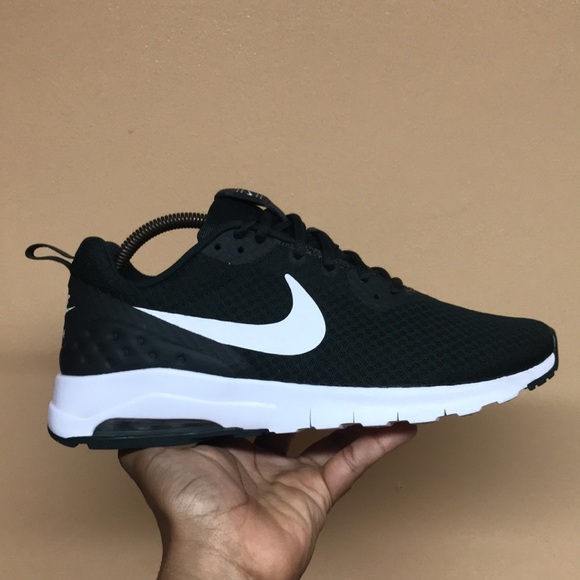 Nike Air Max Motion Low “Dark Green White” - Picture 4 of 16